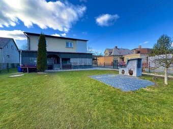 Prodej dvougeneračního rodinného domu se dvěma samostatnými