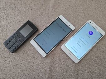 Mobilní telefony s vadami (3 ks)