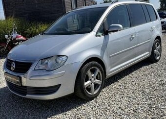 Volkswagen Touran 1,4 TSI 103kW TAŽNÉ, 7MÍST benzín manuál