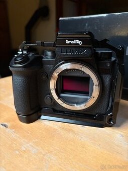 Panasonic Lumix S5IIX + smallrig klec TOP stav