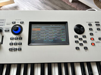 Yamaha Montage 8 bílá limitovaná edice - včetně originálního