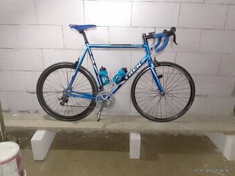 Prodám sil.kolo TREK ALU rám vidlice carbon