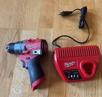 Milwaukee aku vrtačka M12 Fpd2