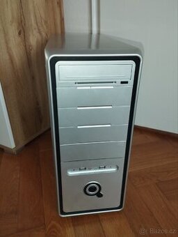 Neznačkový stolní počítač