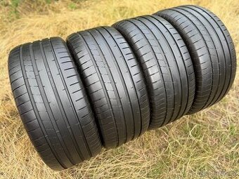 4x Letní pneu Dunlop Sport MAXX RT2 - 275/45 R19 XL - 90%