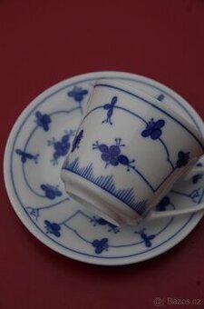 Souprava hrnečků s podšálky CHINA