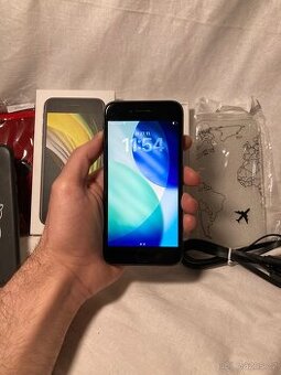 ✅iPhone SE 2020, 64GB, černý✅