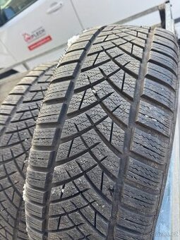 Zimní pneu 215/55 r17 vzorek 8mm