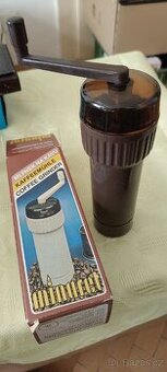 Mlýnek na kávu retro