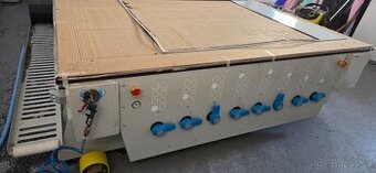 Velkoplošný CNC frézovací a řezací router Comagrav