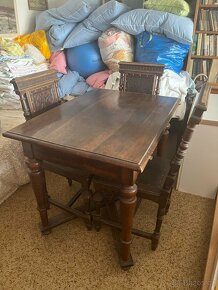 Starožitný stůl