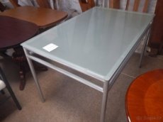 Jídelní stůl A 300