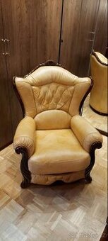 Křeslo kožené - kůže a masivní dřevo, pěkný stav