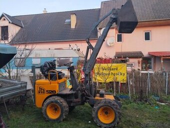 Nakladač JCB 528 nosnost 500kg pracovní výška 4M