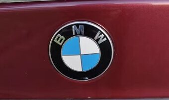 Predný znak na kapotu a zadný znak na kufor pre BMW