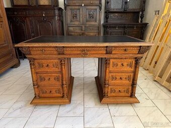 Starožitný psací stůl Henri II.