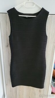Krátké černé šaty, vel. 42