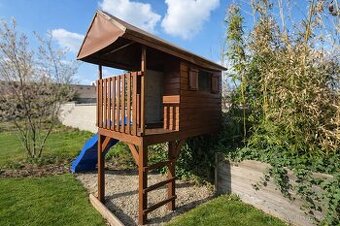 Dětský zahradní domeček se skluzavkou