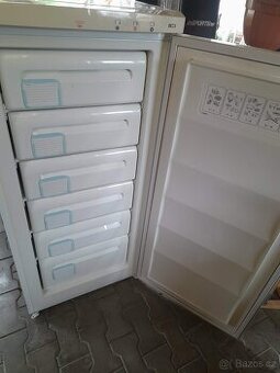 6 šuplíkový mrazák Ardo