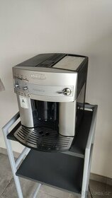 Plnoautomatický kávovar DeLonghi Magnifica