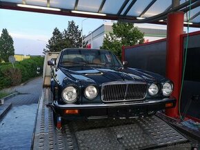 Jaguar xj12 - 1