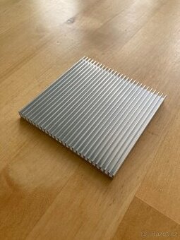 Hliníkový chladič 80x80x7mm