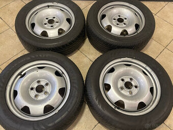 Kompletní sada 5x120 Volkswagen T5 T6 235/55 R17 letní