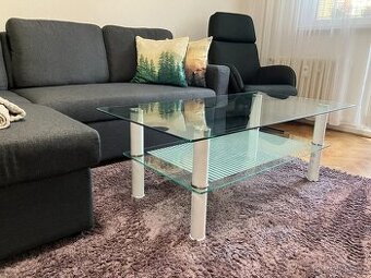 Skleněný konferenční stůl s bílými nohami