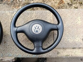 Volkswagen golf IV (tříramenný volant)