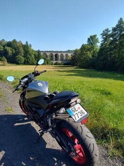 Suzuki GSX S 1000 naked bike, naháč