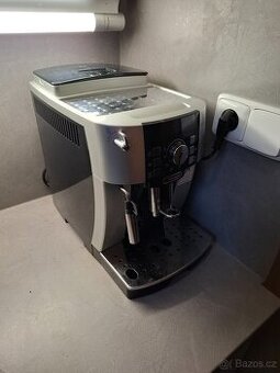 Prodám kávovar Delonghi Magnifica S