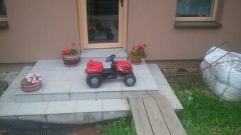 Dětský šlapací traktor Zetor