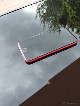 iPhone 8 - 128 GB - skvělý stav - ohlášený iCloud