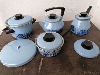 Retro sada smaltovaného nádobí