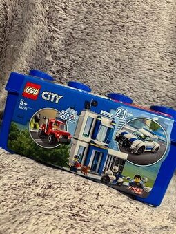 Lego City police box 60270 - 1