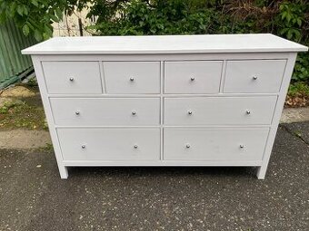 IKEA Hemnes komoda s 8 zásuvkami- bíle mořidlo