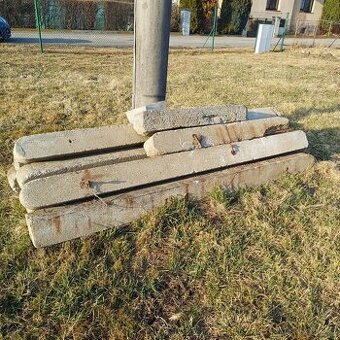 Betonové plotové sloupky (KUNY)