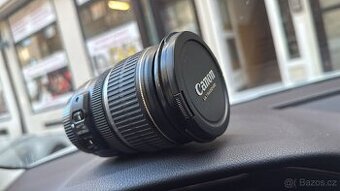 Objektiv Canon EF-S 17-55mm f/2.8 IS USM.
