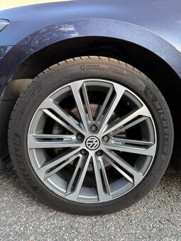 Prodám alu kola VW 18” + téměř nové Michelin Pilot Sport 4