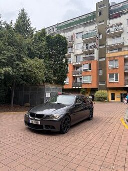 Bmw e90 330i M look