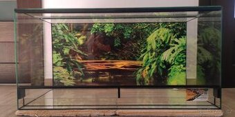 Terarium nové 80x40x40, síla skla 5 mm,polyuretanové pozadi,