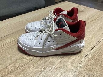 Chlapecké boty Jordan Max.Aura5