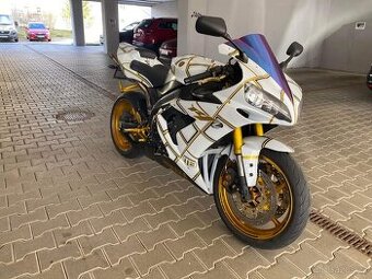 Yamaha R1 rn12