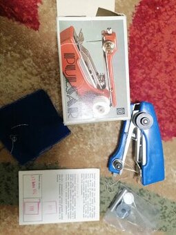 Ruční šicí strojek