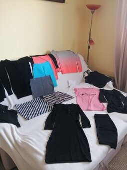 Prodám 54ks oblečení, převážně NOVÉ vel. S