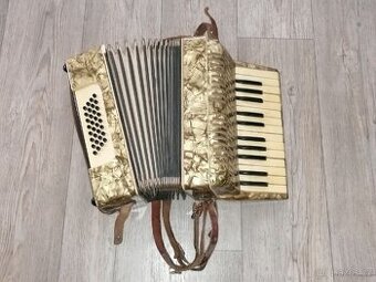 Akordeon zn. Weltmeister, harmonika, heligonka