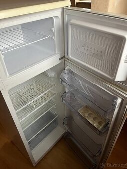 Dvoudvéřová chladnička Philco PT 2272