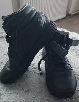 Zateplené kotníkové tenisky boty Puma vel. 37,5