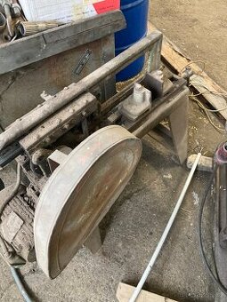 Strojní rámová pila TOS