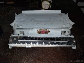 Stará kuchyňská váha